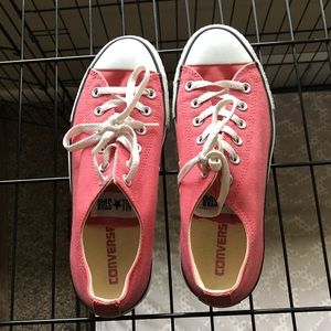 Converse M- 7 1/2 W- 9 1/2